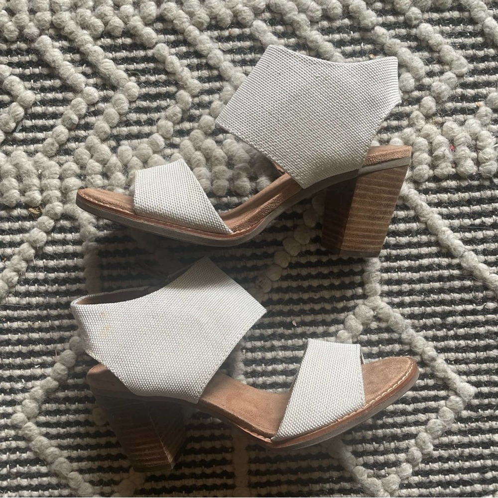 TOMS Women’s Ivory Canvas Open Toe Heels Size 7